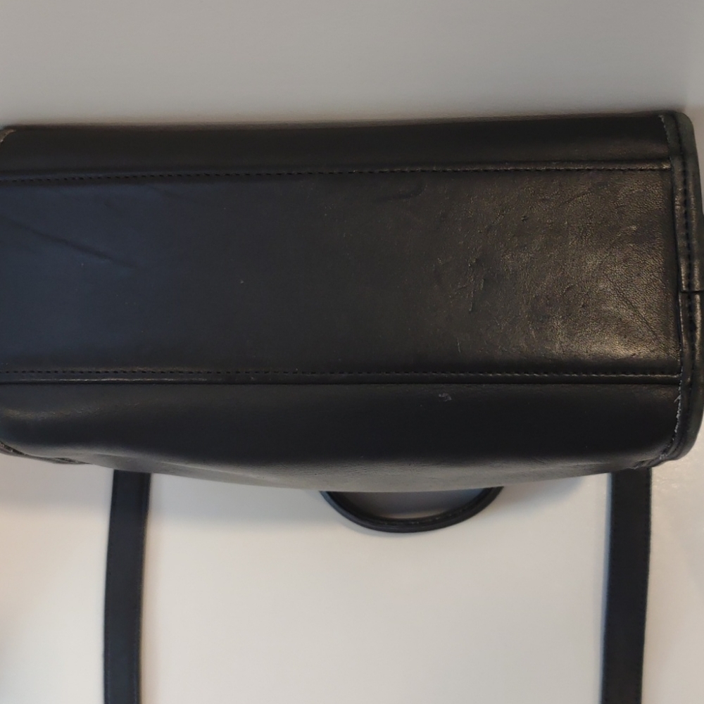 COACH WILLIS LEATHER HANDBAG.💼👛👜 - Picture 7 of 11
